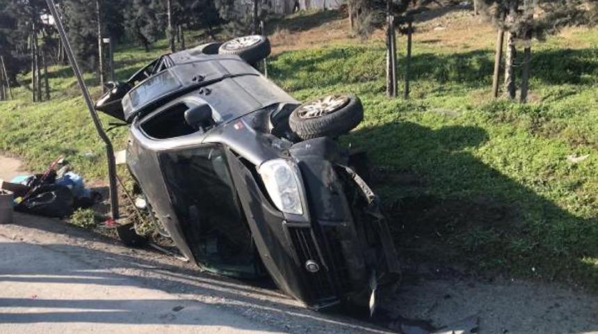 TEM'de feci kaza! Takla atarak yan yola uçtu