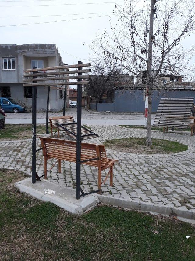 Hocalı Şehitleri Parkı saldırganların hedefi oldu