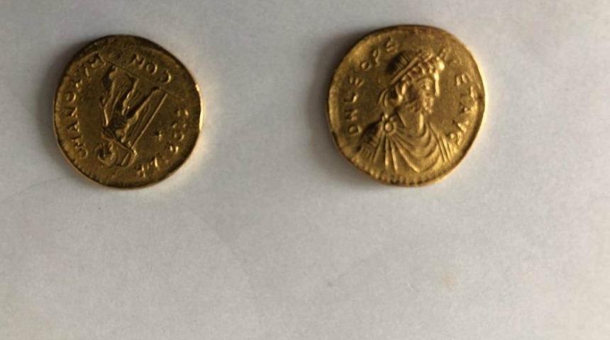 Polisten ka&ccedil;ak&ccedil;ılara darbe