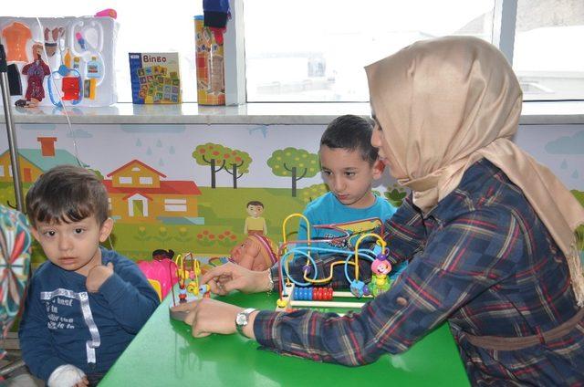Elbistan Devlet Hastanesi’ne çocuk oyun odası açıldı