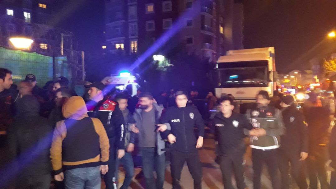 İstanbul'da helikopter d&uuml;şt&uuml;! İşte olay yerinden ilk g&ouml;r&uuml;nt&uuml;ler