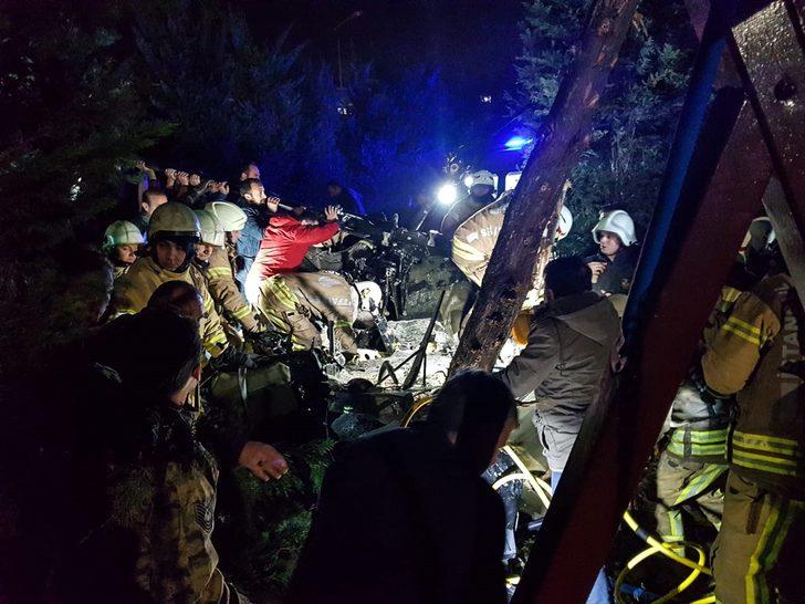 İstanbul'da helikopter düştü! İşte olay yerinden ilk görüntüler G3