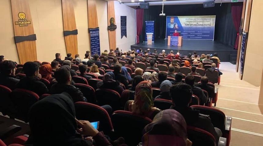 Gazeteci-Yazar S&uuml;leyman &Ouml;zışık: "M&uuml;sl&uuml;man coğrafyaların &ccedil;oğunda Abd&uuml;lhamid Han&rsquo;a asla toz kondurmazlar"