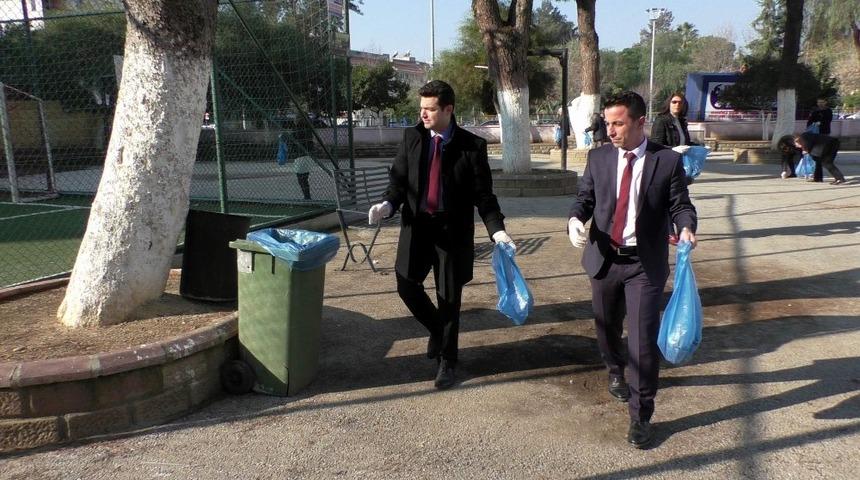 &Ouml;ğretmenlerden &ouml;ğrencilerine temizlik dersi