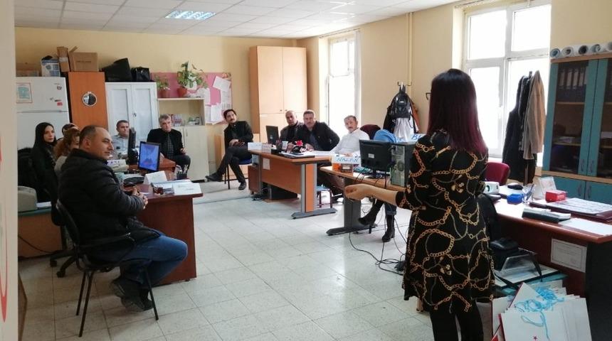 Sağlık &ccedil;alışanlarına etkili iletişim eğitimi verildi