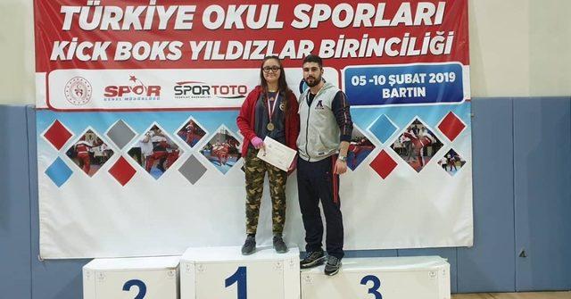 Kick Boks’ta Türkiye Şampiyonu oldu