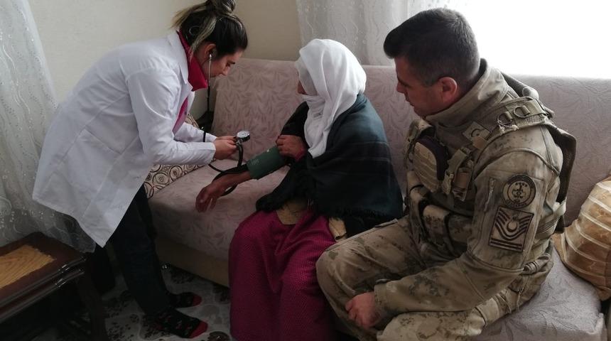 Bingöl’de jandarmadan şefkat eli