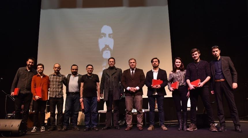 Barış Man&ccedil;o sevilen şarkıları ile anıldı