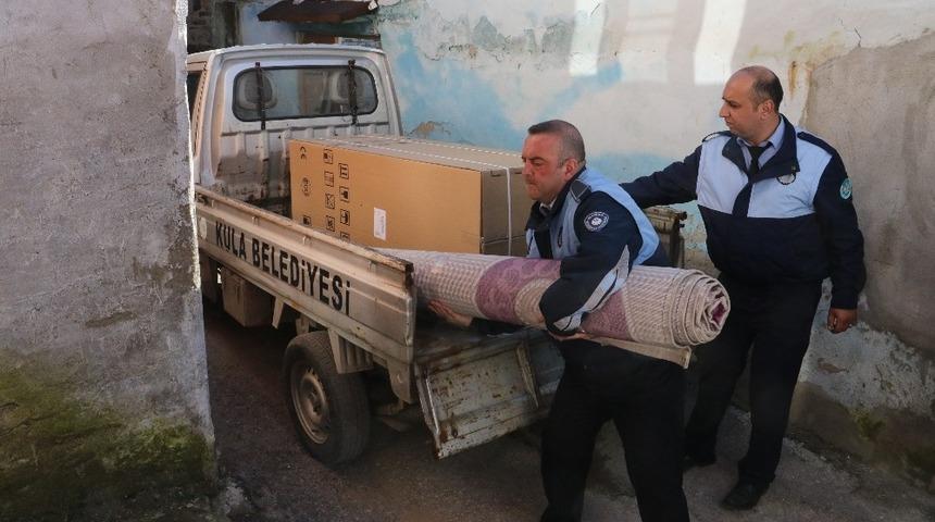 Evi yanan aileye eşya desteği