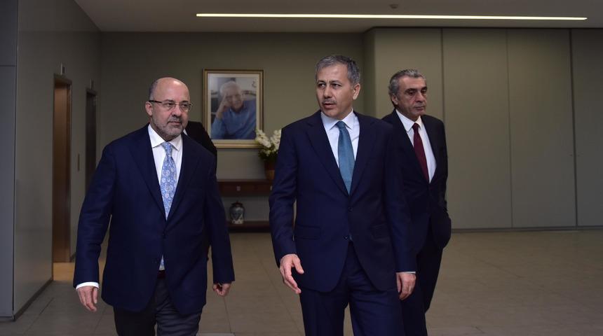 İstanbul Valisi Ali Yerlikaya, Mehmet Soysal'ı ziyaret etti