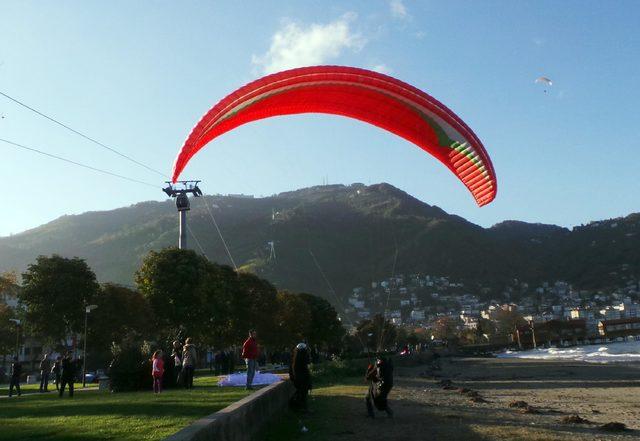 Acı tesadüf; Paraşüt pilotu İlhan öldüğü yerde 4 yıl önce poz vermiş