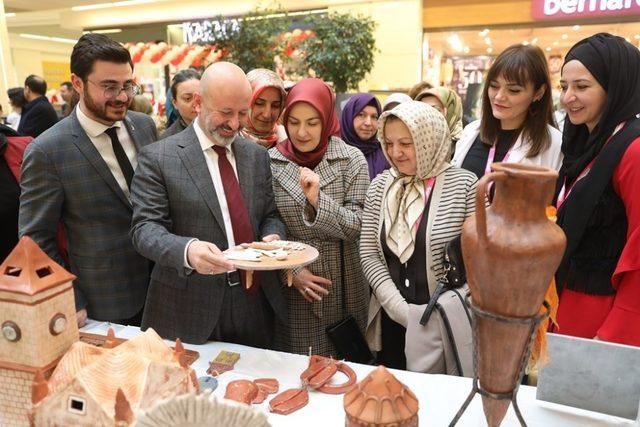 Kocasinan Akademi’den göz kamaştıran sergi