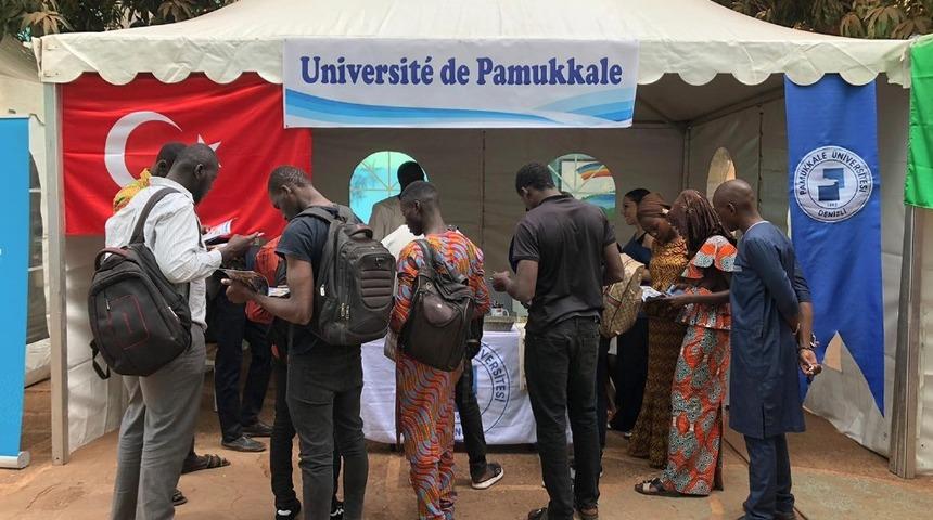 PA&Uuml; standı Mali&rsquo;de b&uuml;y&uuml;k ilgi g&ouml;rd&uuml;