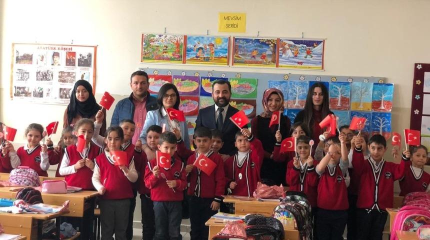 Erzincan Barosundan minik &ouml;ğrencilere hediye