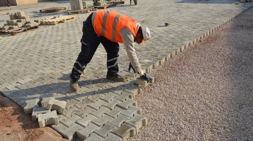 Kartepe&rsquo;de yol &ccedil;alışmaları s&uuml;r&uuml;yor