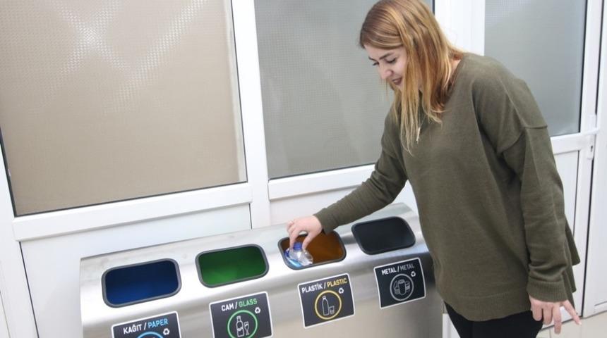 Safranbolu&rsquo;da kamu kurumlarındaki &ccedil;&ouml;p kovaları kaldırılıyor