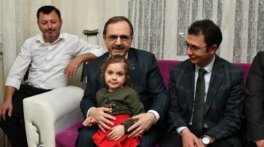 Başkan Zihni Şahin: &ldquo;Kimsesizlerin kimsesi olacağız&rdquo;