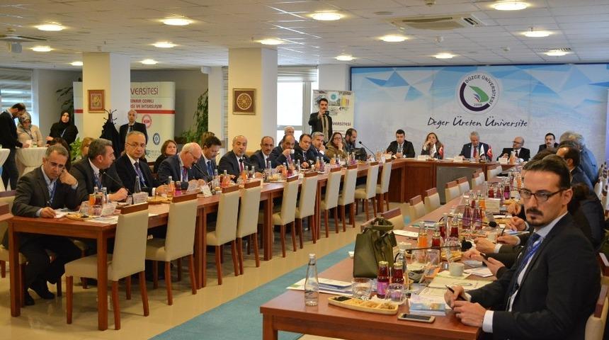 Rekt&ouml;r Karakaya, İhtisas &Uuml;niversitelerinin tecr&uuml;be paylaşım toplantısına katıldı