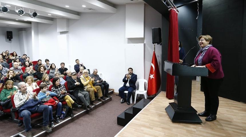 Yazgan, "Bir Tatlı Telaş" ile İzmirlilerle buluştu