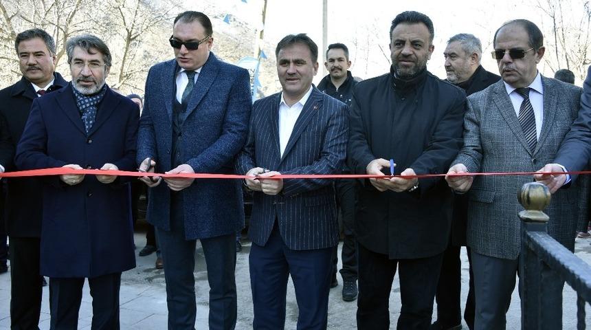 Ensar Vakfı&rsquo;nın ilk &rsquo;Kitap Kahvesi&rsquo; G&uuml;m&uuml;şhane&rsquo;de a&ccedil;ıldı