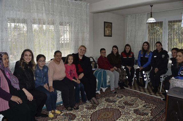 Emniyet Müdürü Aktaş’ın eşinden şehit ailelerine ziyaret