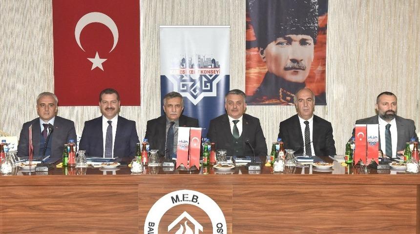 Yılmaz&rsquo;dan şehre akademik dokunuş