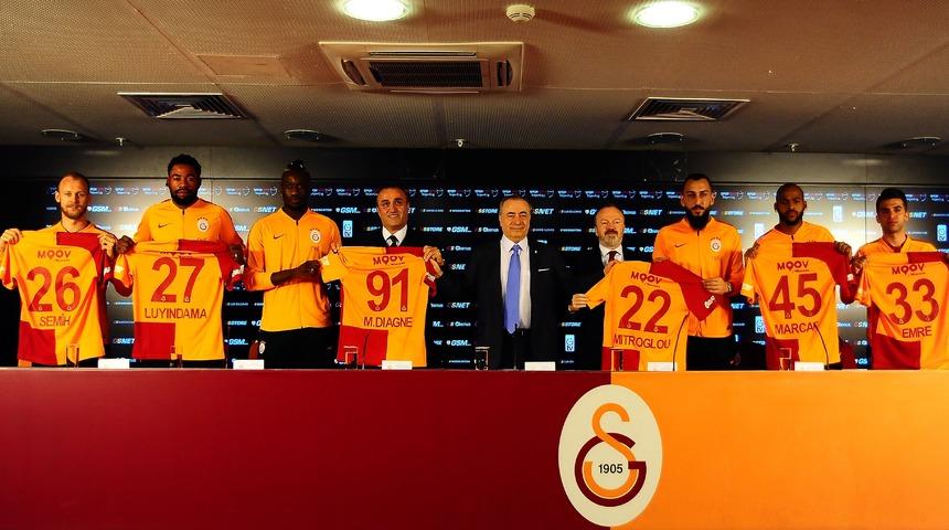Galatasaray yeni transferi için imza töreni düzenlendi