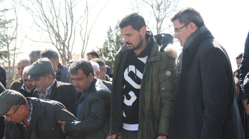 Fenerbah&ccedil;e&rsquo;nin eski futbolcusu &Ouml;nder Turacı'nın acı g&uuml;n&uuml;