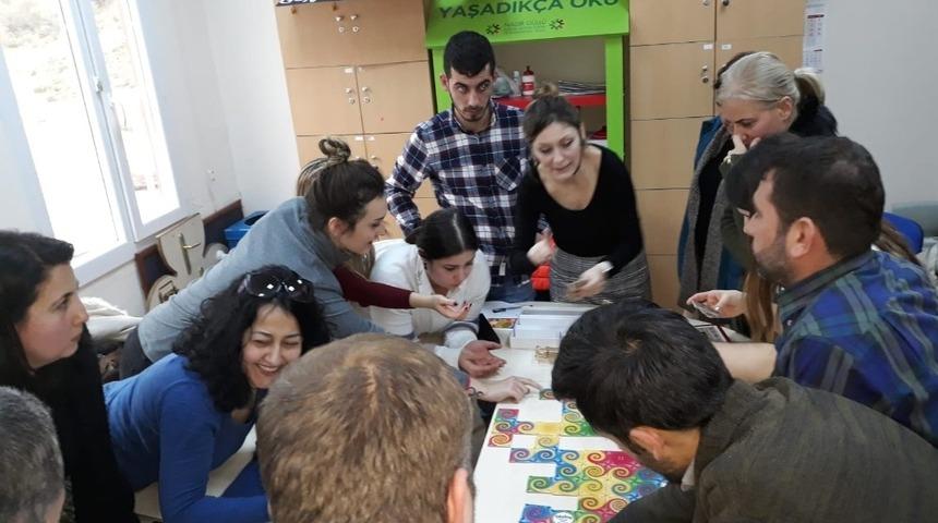 Burhaniye&rsquo;de &ouml;ğretmenler i&ccedil;in zeka oyunları eğiticiliği kursu a&ccedil;ıldı