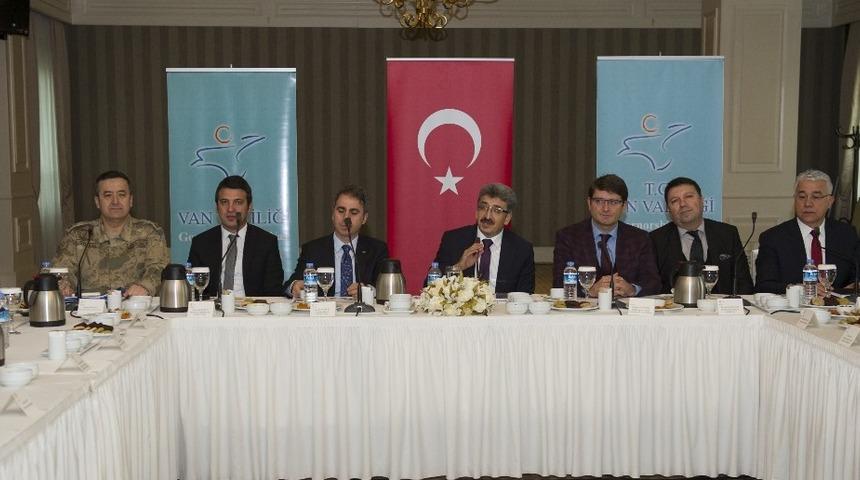 Van&rsquo;da &lsquo;Se&ccedil;im G&uuml;venliği&rsquo; toplantısı