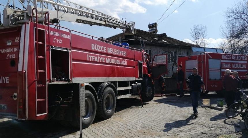 &Ccedil;ilimli&rsquo;de meydana gelen yangın korkuttu