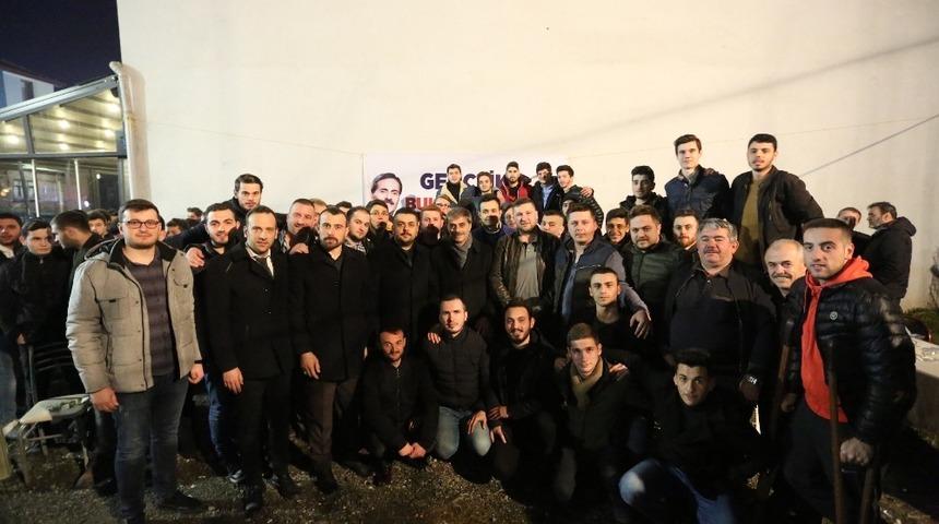 Başkan Alemdar gen&ccedil;lerle bir araya geldi