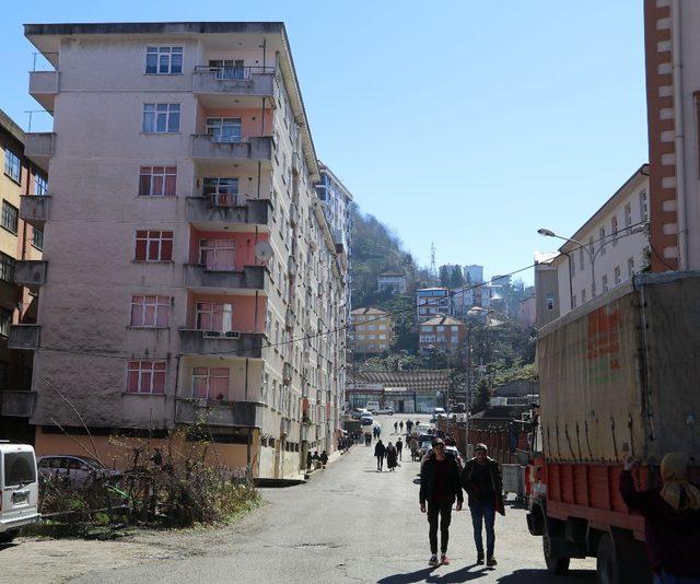 Yazıcı: "İnşallah 10 yıl i&ccedil;erisinde tek başına &ccedil;&ouml;ken binaları burada (Rize&rsquo;de) seyretmeyiz" 2