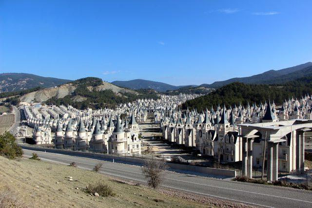 Mudurnu'daki şato gibi villalara yatırım iddiası