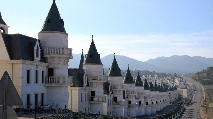 Bolu&rsquo;daki şato tipi evler Arap yatırımcıların kıskacında