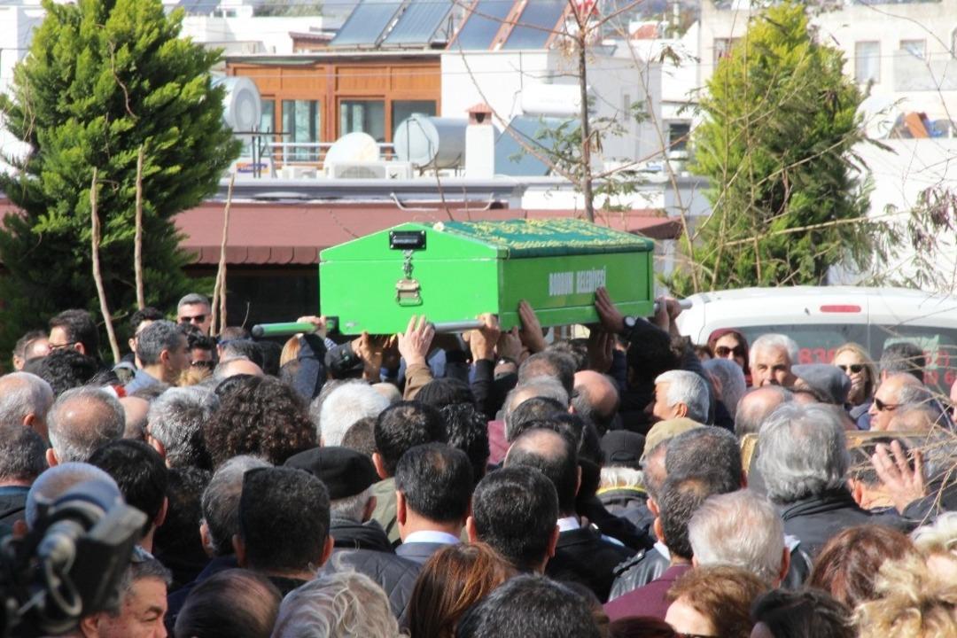 &Uuml;nl&uuml;lerin mimarı Cenap Tezer son yolculuğuna uğurlandı