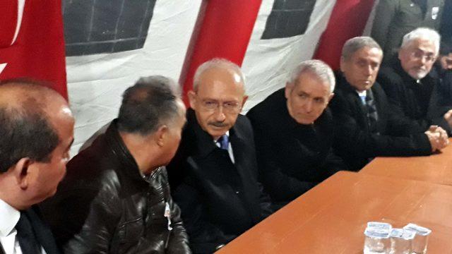 Kılıçdaroğlu, şehit Yüzbaşı Semih Özcan'ın ailesini ziyaret etti