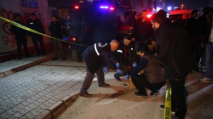 Adana'da AK Parti seçim bürosuna molotoflu saldırı