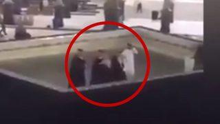 Suudi Veliaht Prens Selman Kabe’nin çatısına çıktı