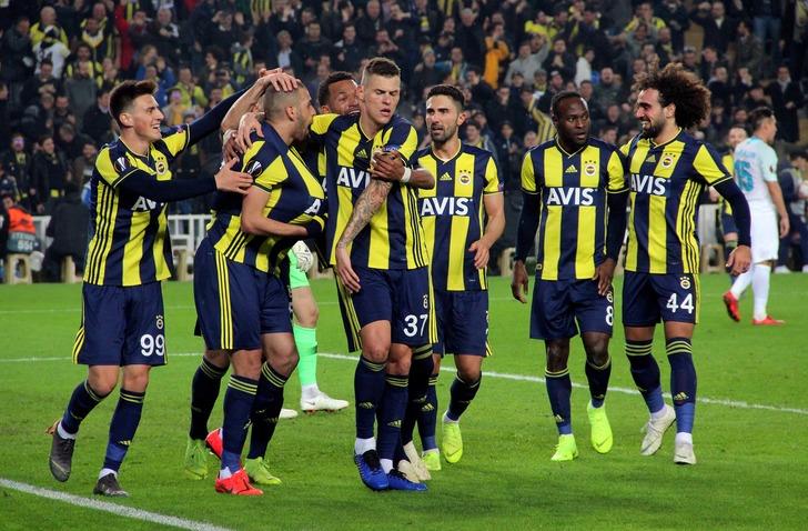 Fenerbahçeli futbolcu Viktor Moses, Süper Lig'in en değerli ismi olma unvanını korudu G5
