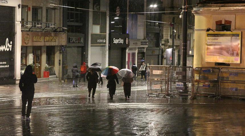 İstanbul'da beklenen yağış başladı