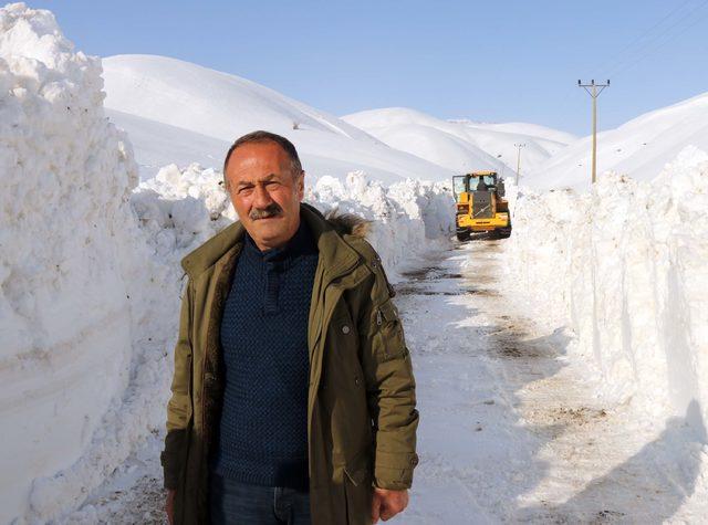 Bitlis'te 5 metre karla yoğun mücadele