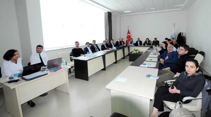 &Uuml;niversite de Proje Yazma Eğitimi Verildi