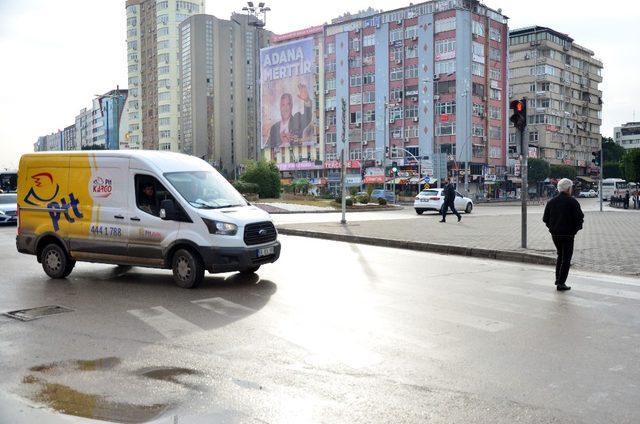 Adana’da yaya geçidi kavgası