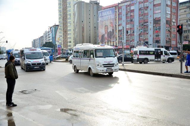 Adana’da yaya geçidi kavgası