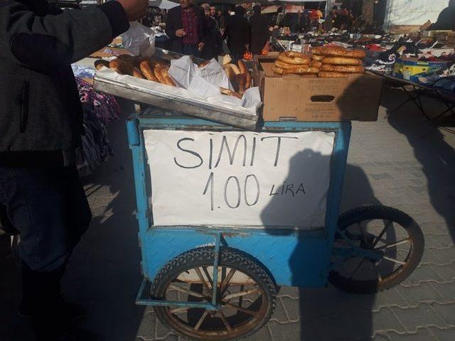 İki yıldır simit bir lira