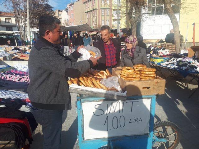 İki yıldır simit bir lira