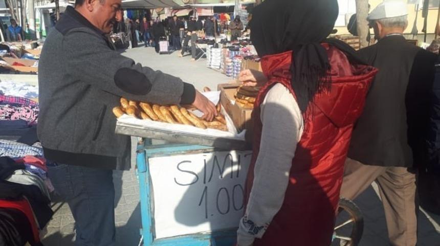 İki yıldır simit bir lira