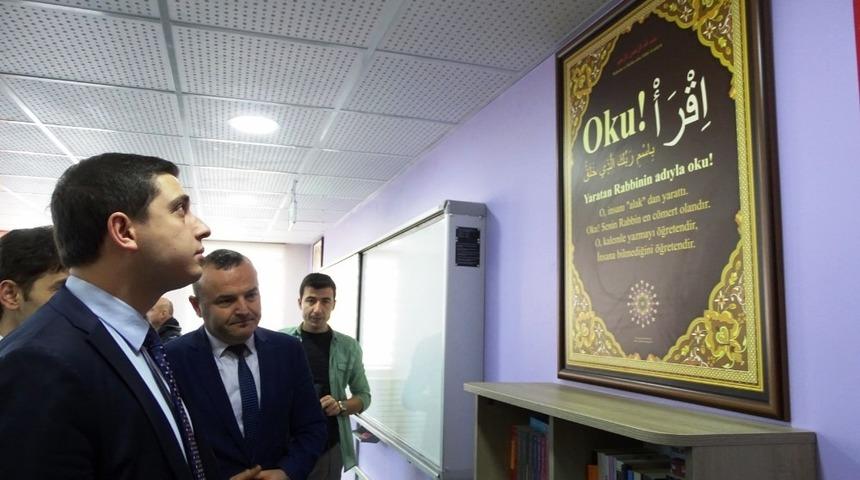 Liseye zenginleştirilmiş k&uuml;t&uuml;phane