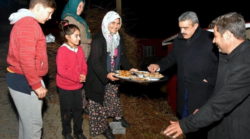 Başkan Alıcık k&ouml;y ziyaretlerini s&uuml;rd&uuml;r&uuml;yor
